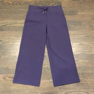 Navy lululemon Capri size 4